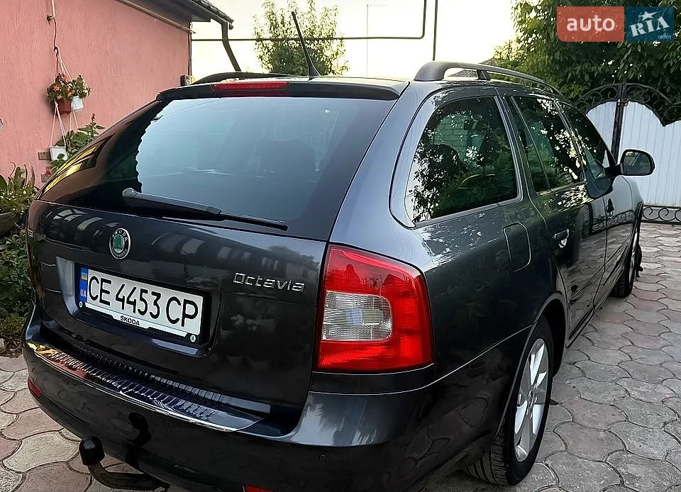 2011 Skoda Octavia - мініатюра 2
