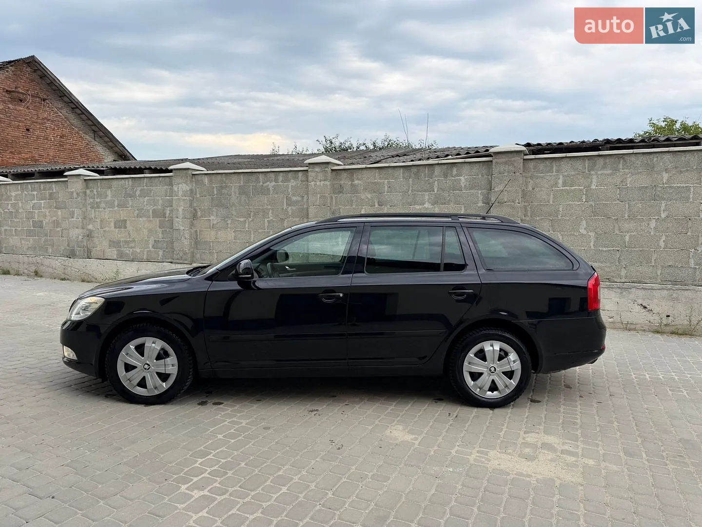 2010 Skoda Octavia - мініатюра 12