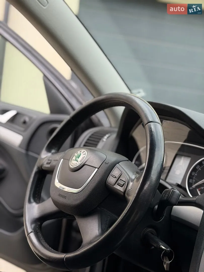 2010 Skoda Octavia - мініатюра 41