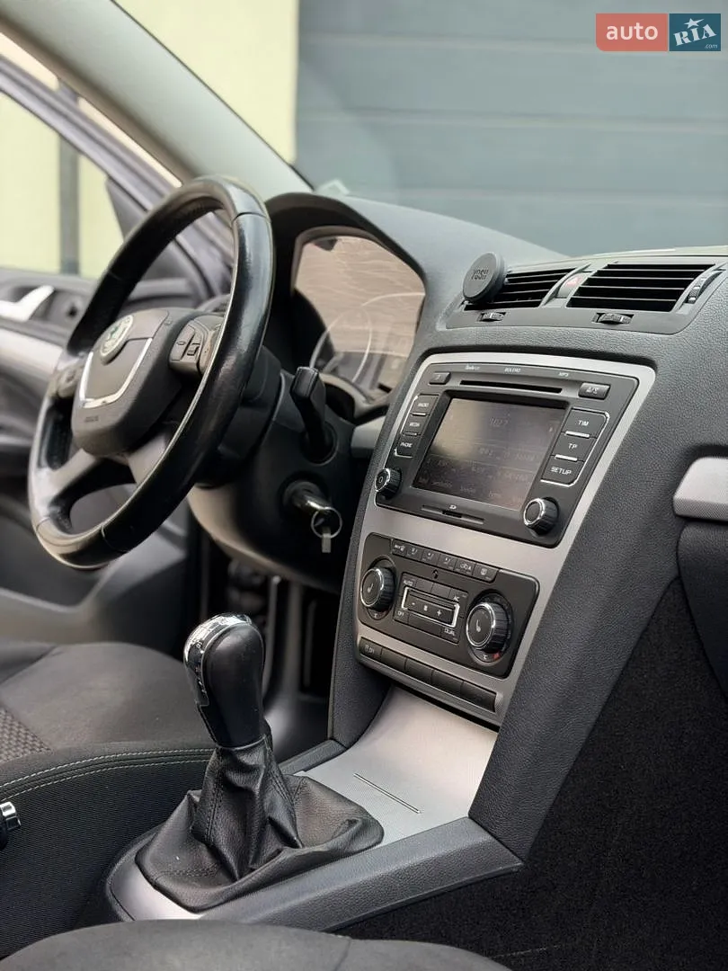 2010 Skoda Octavia - мініатюра 40