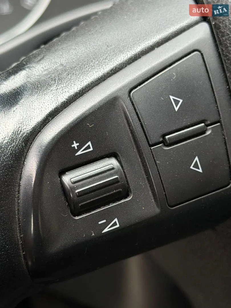 2010 Skoda Octavia - мініатюра 58