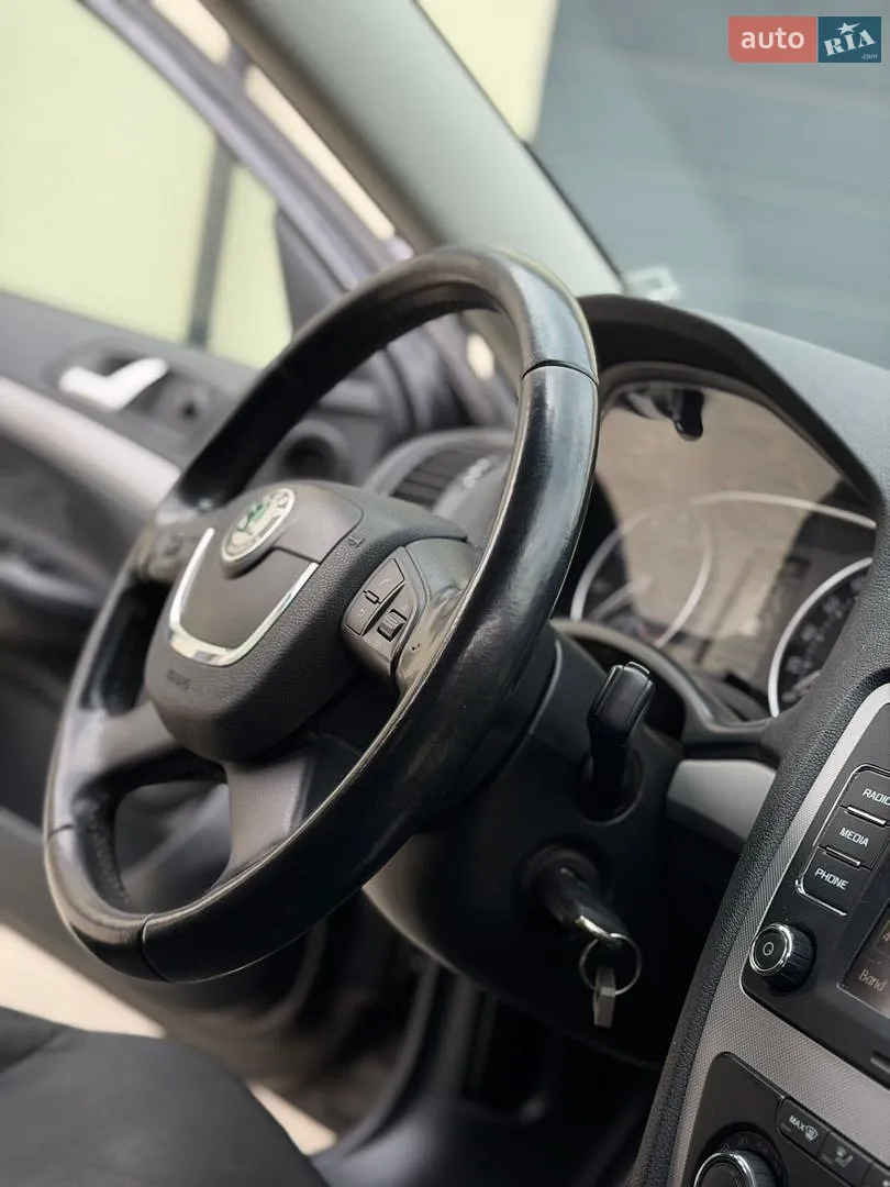 2010 Skoda Octavia - мініатюра 69