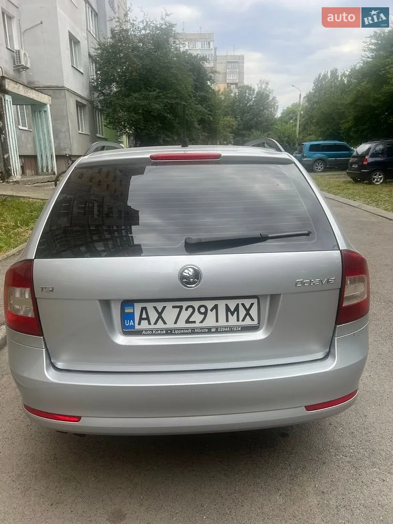 2011 Skoda Octavia - мініатюра 10