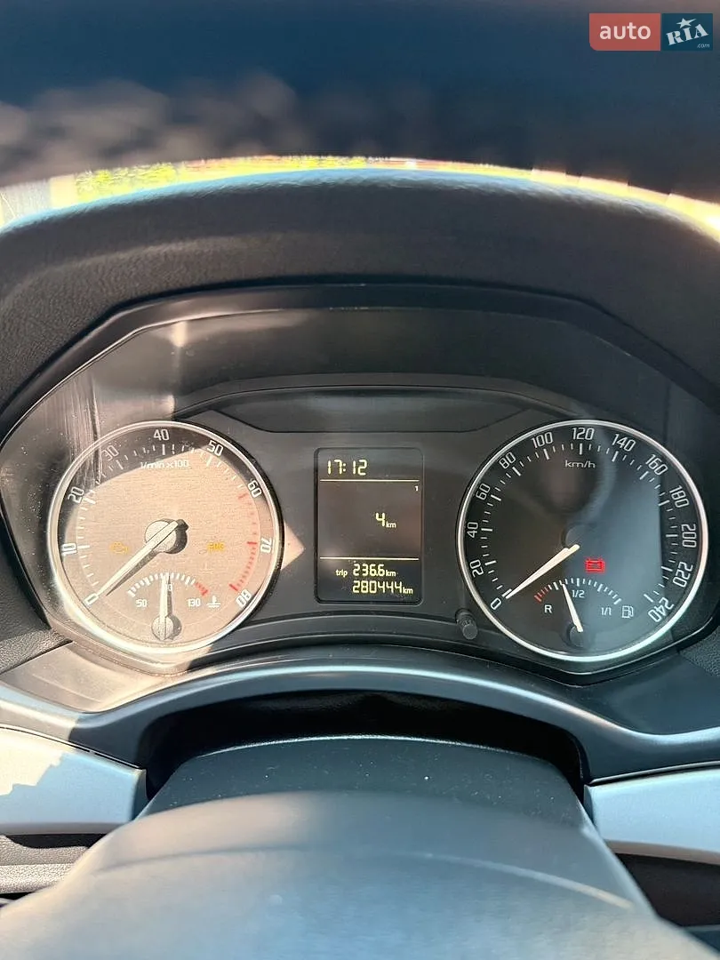 2010 Skoda Octavia - мініатюра 6