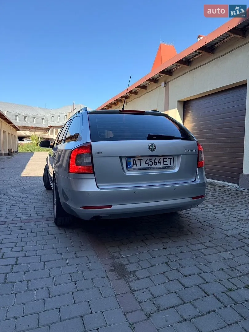 2010 Skoda Octavia - мініатюра 8
