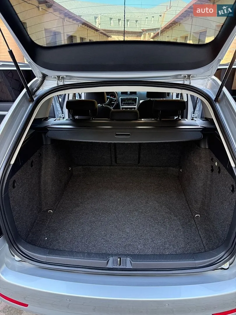 2010 Skoda Octavia - мініатюра 14