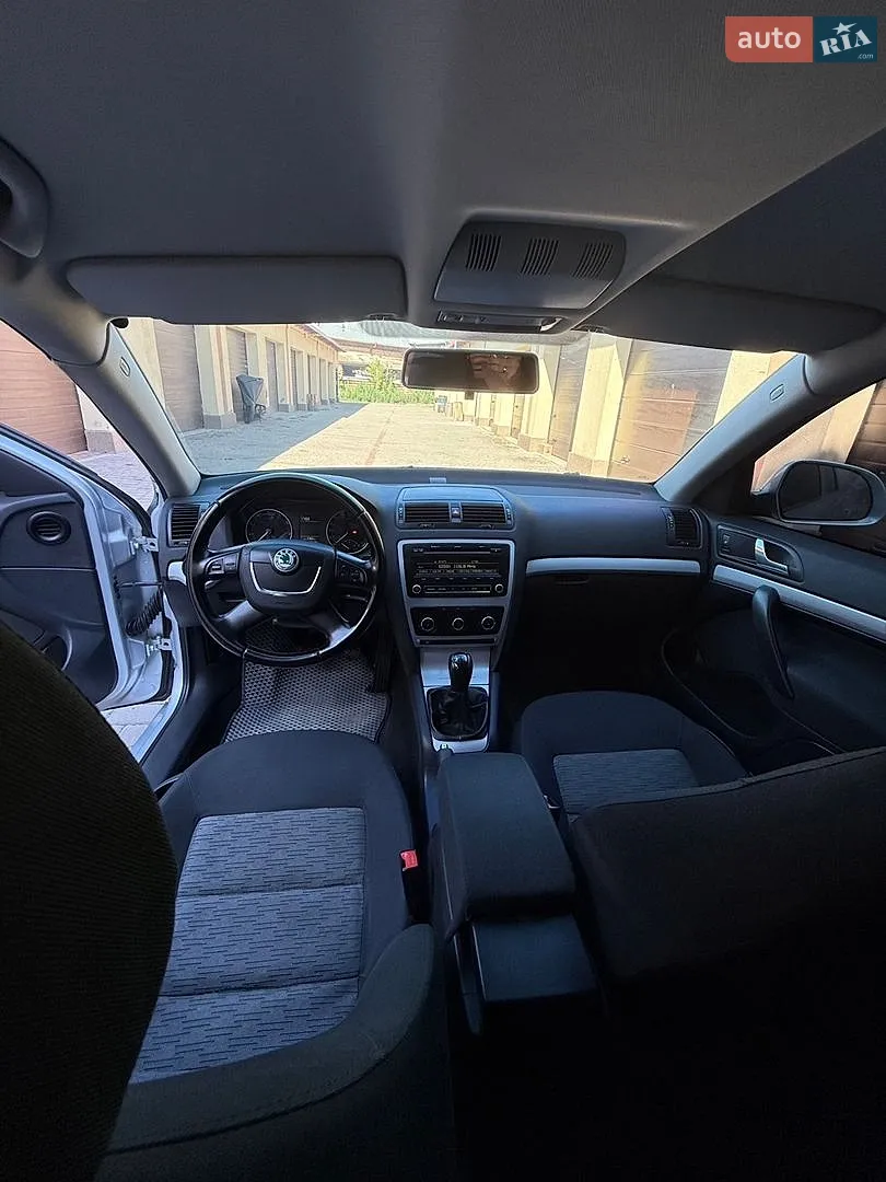 2010 Skoda Octavia - мініатюра 20