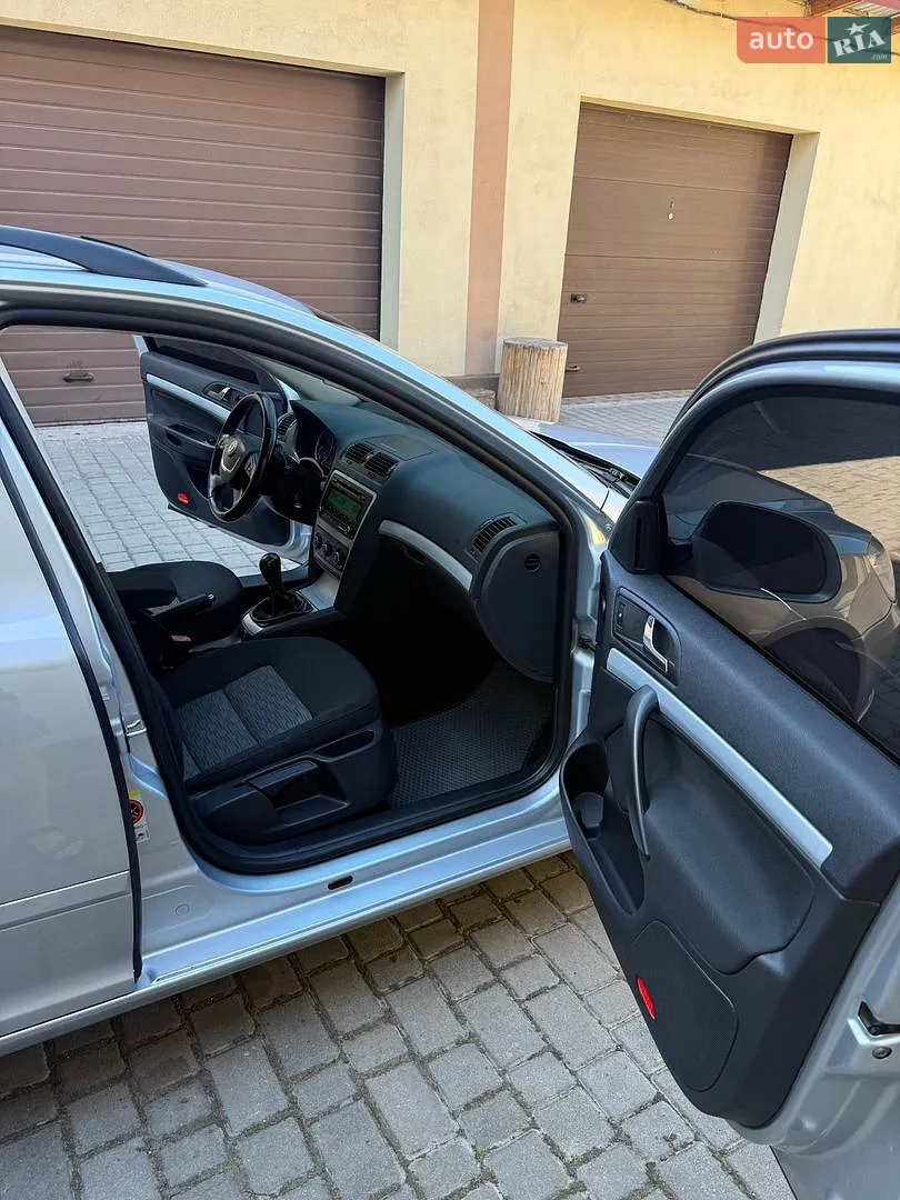 2010 Skoda Octavia - мініатюра 19