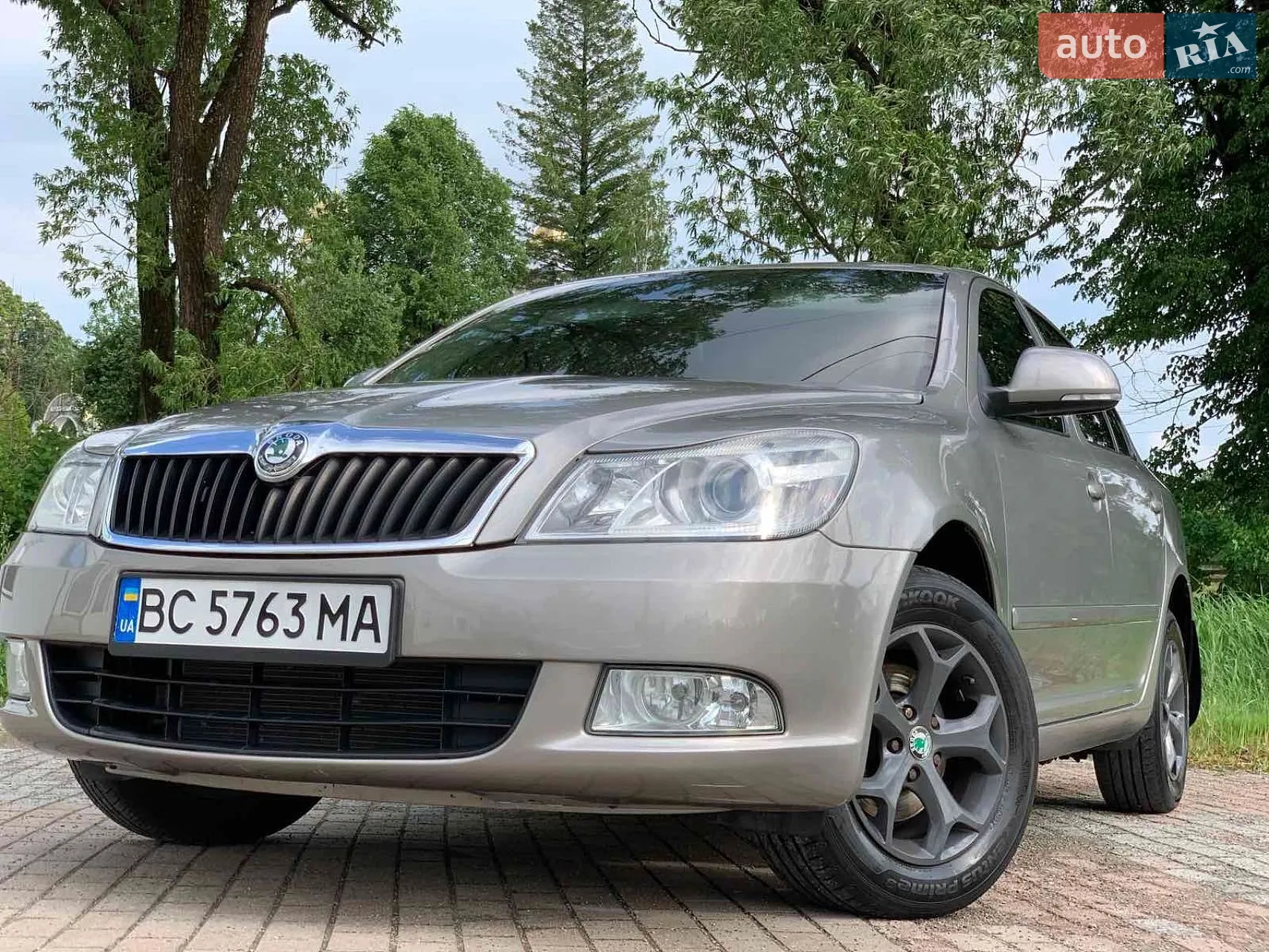 2010 Skoda Octavia - мініатюра 2