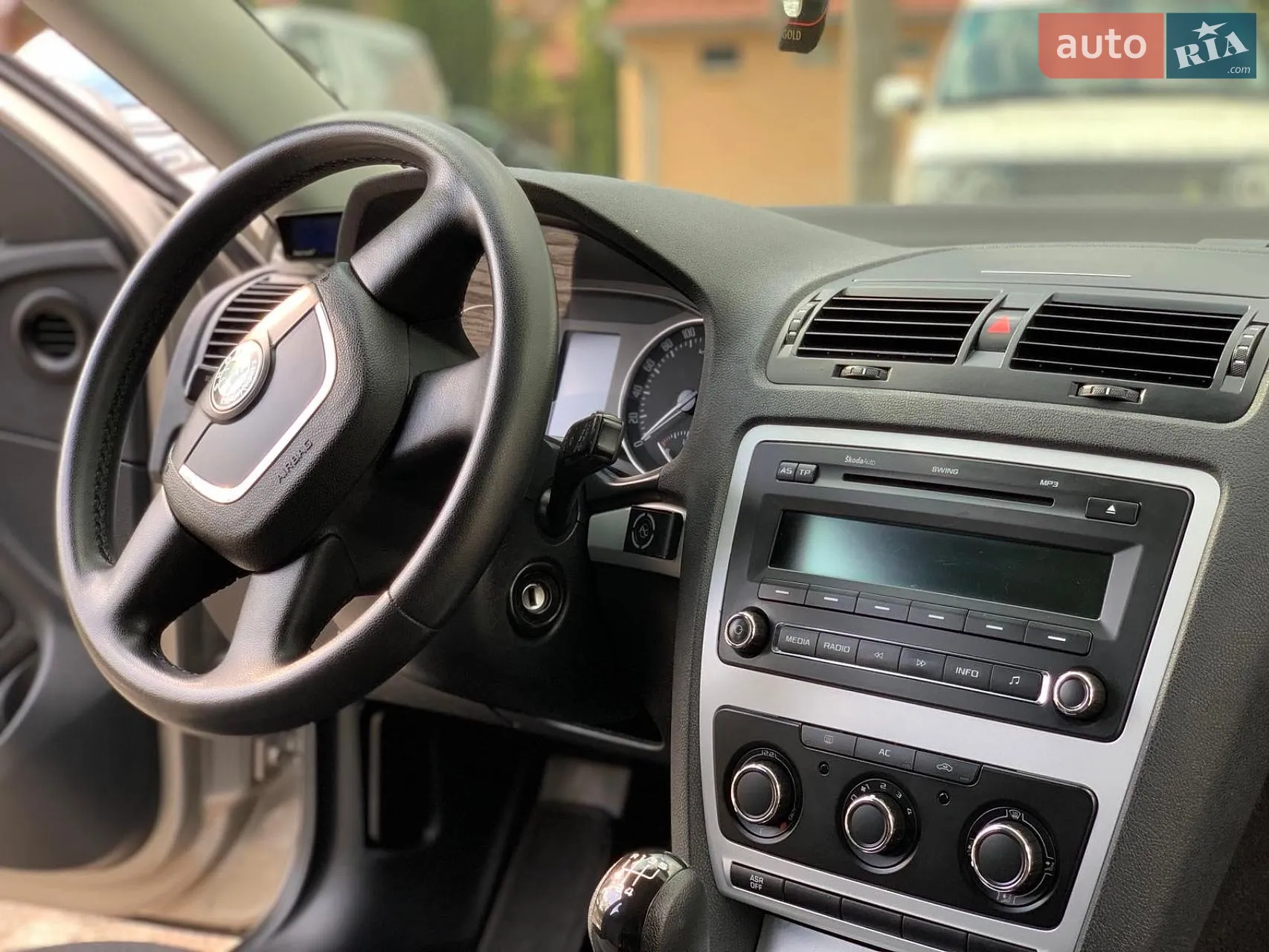 2010 Skoda Octavia - мініатюра 87