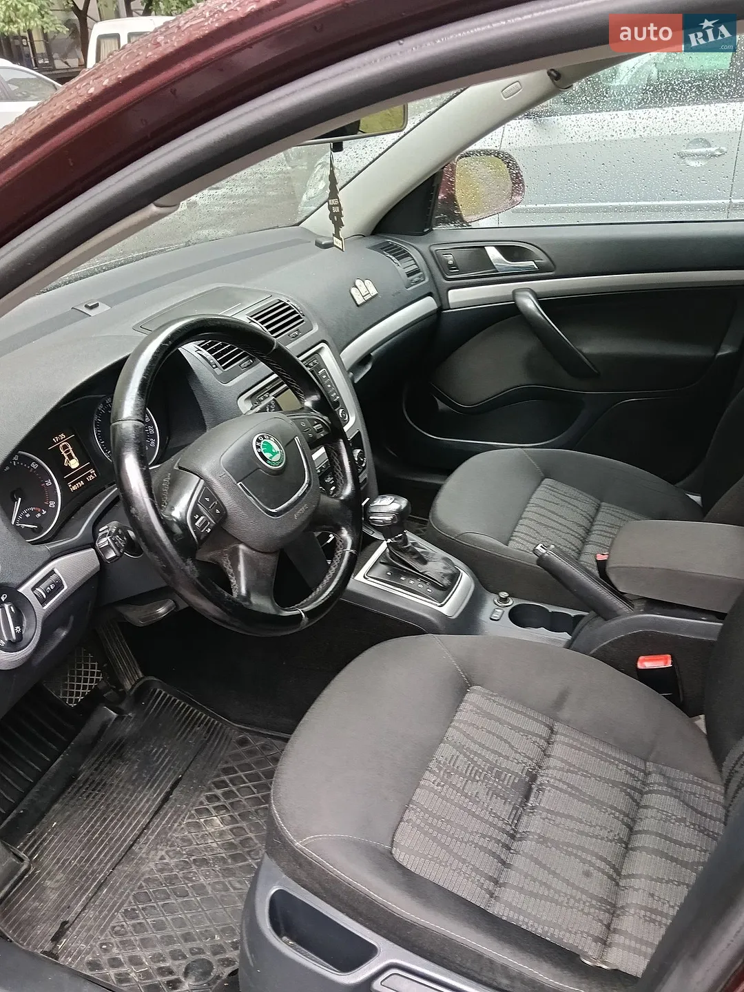 2010 Skoda Octavia - мініатюра 9