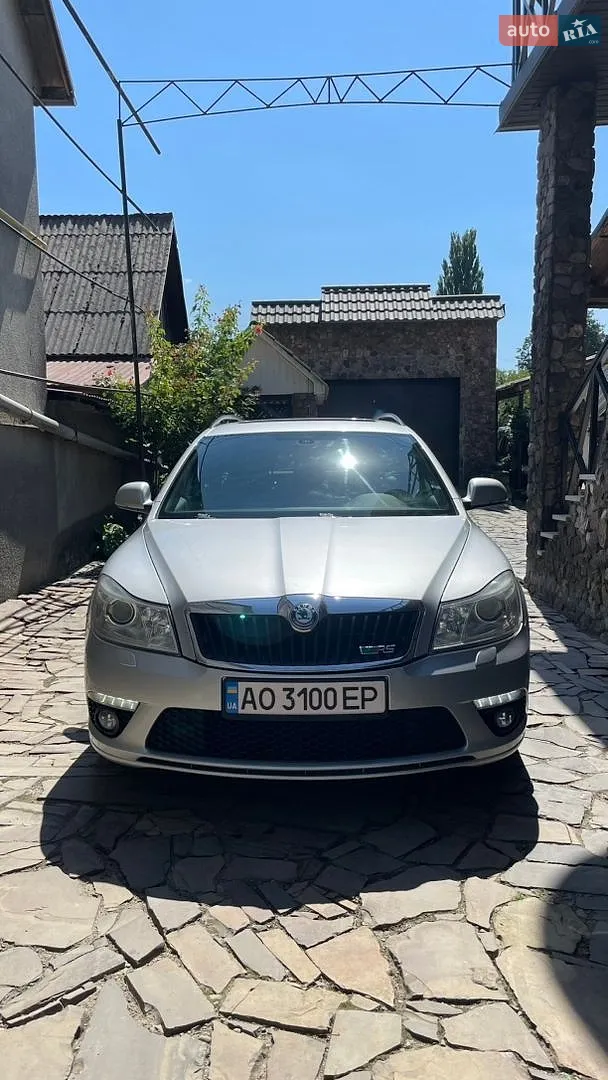 2010 Skoda Octavia - мініатюра 2