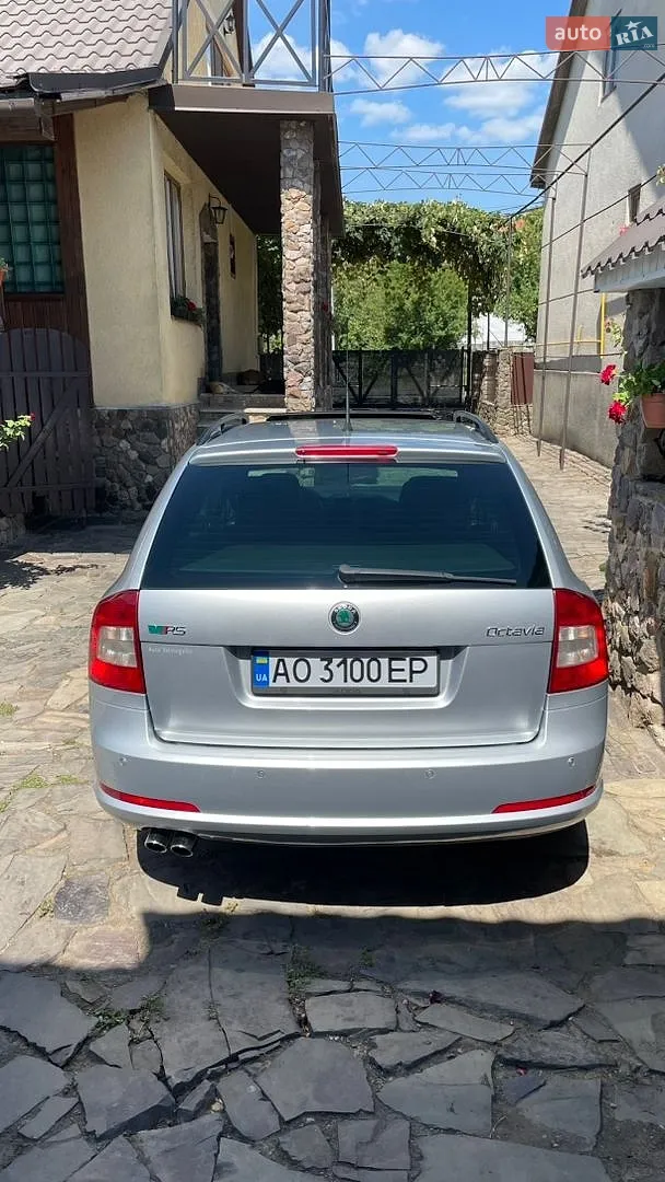 2010 Skoda Octavia - мініатюра 12