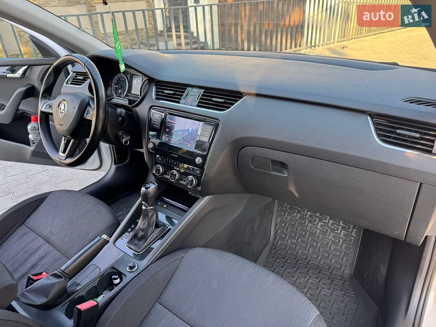 2017 Skoda Octavia - мініатюра 24