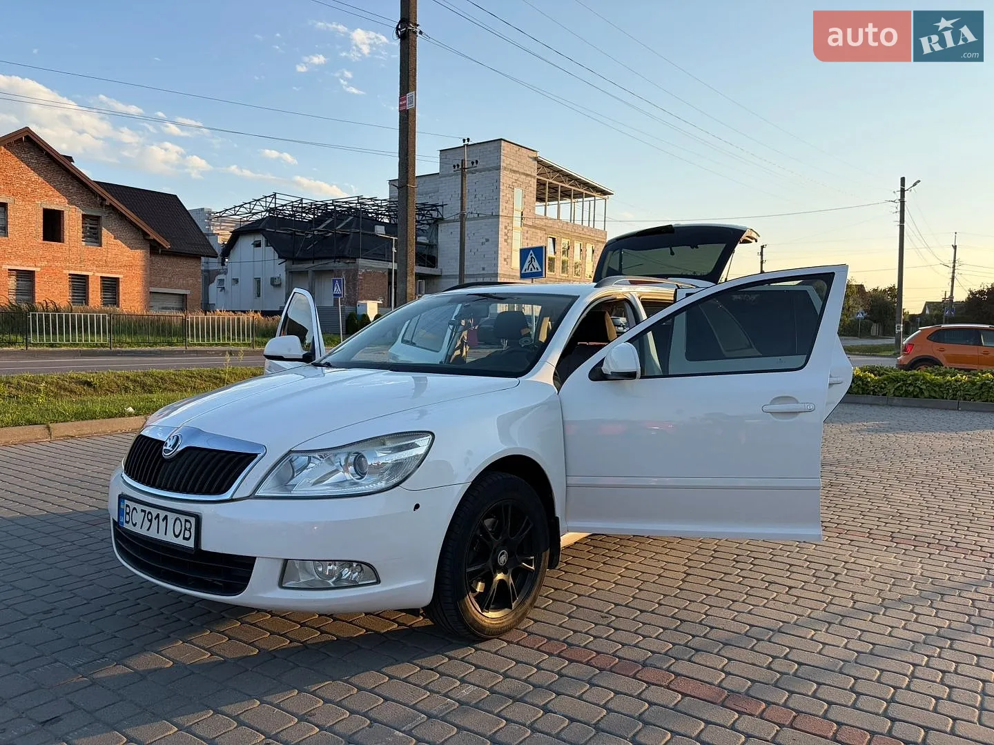 2010 Skoda Octavia - мініатюра 4