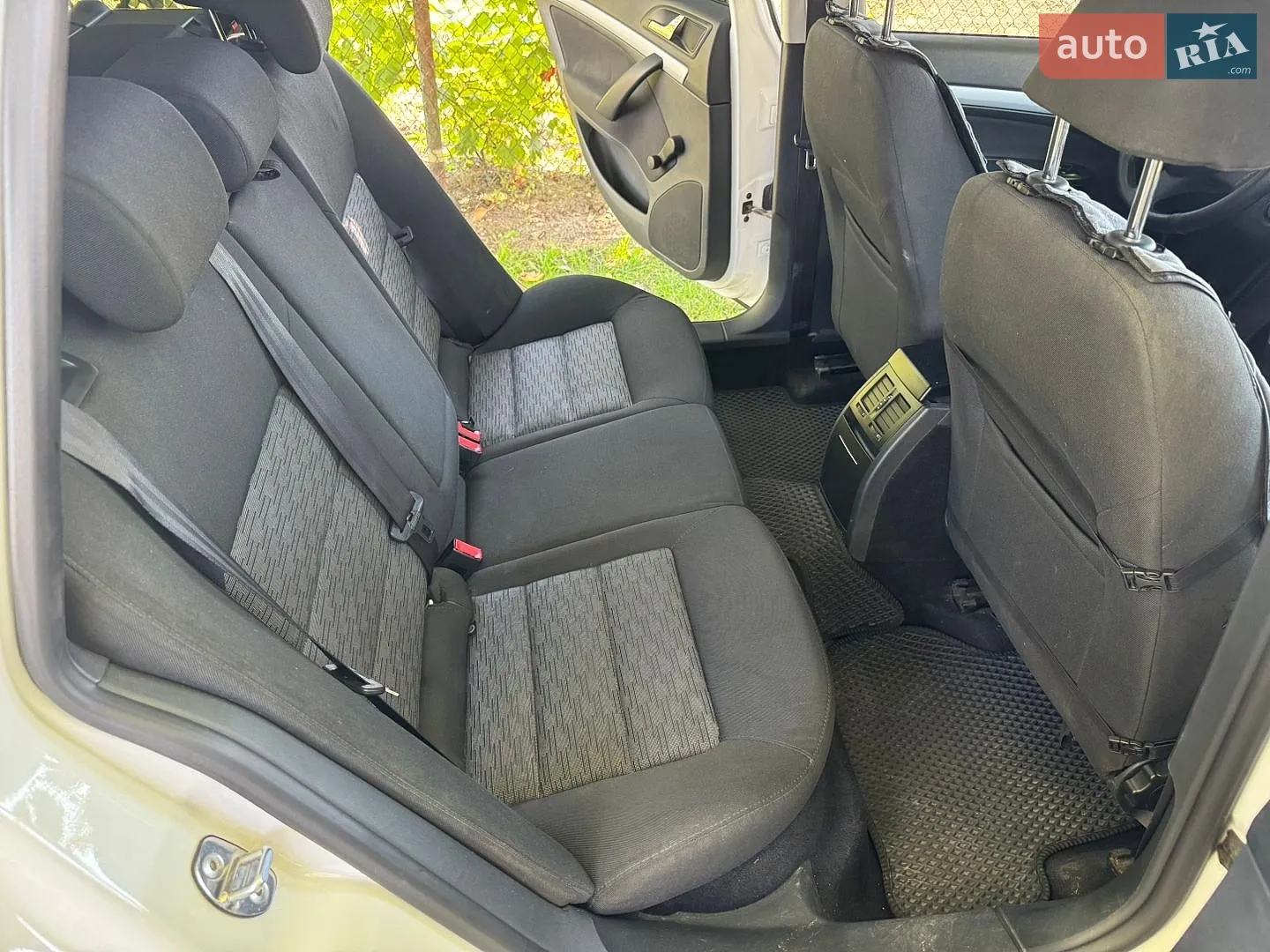 2010 Skoda Octavia - мініатюра 19