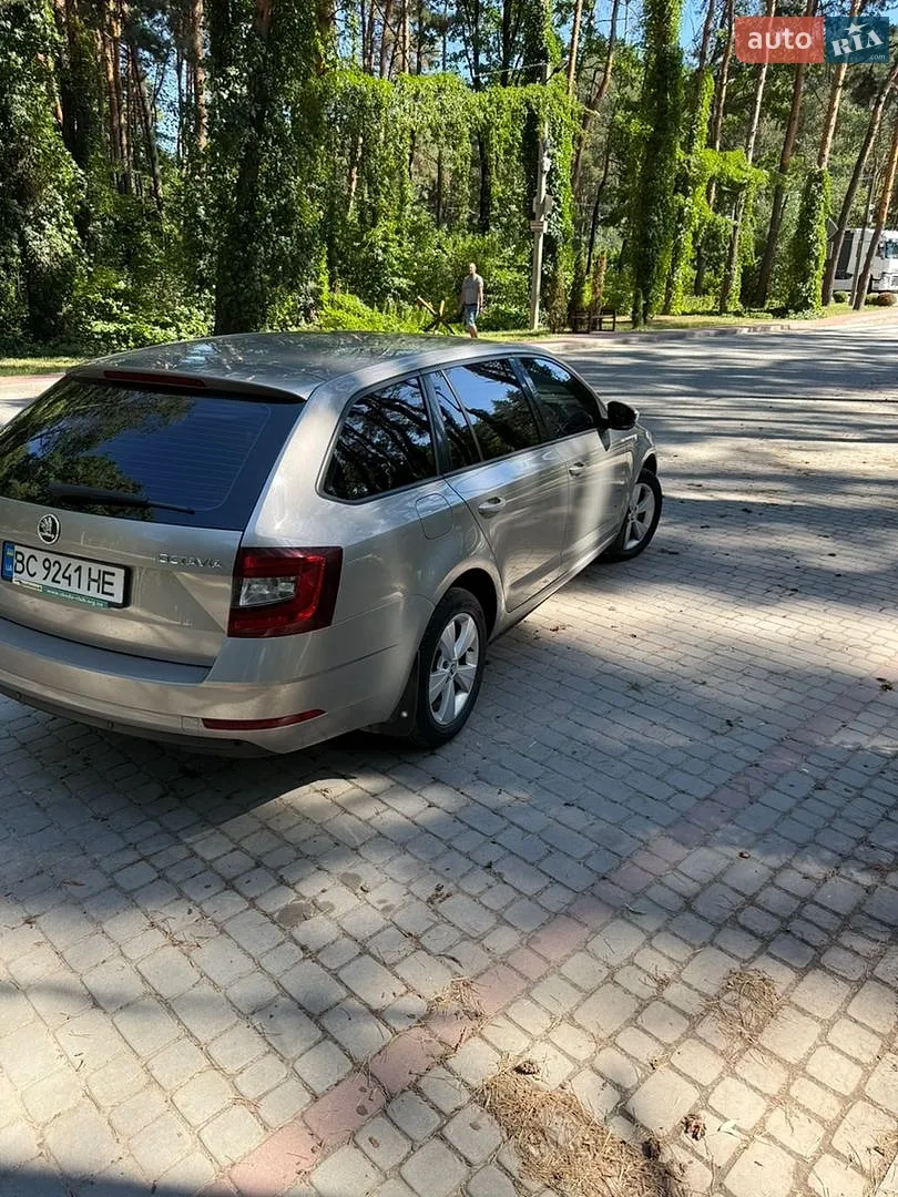 2017 Skoda Octavia - мініатюра 8