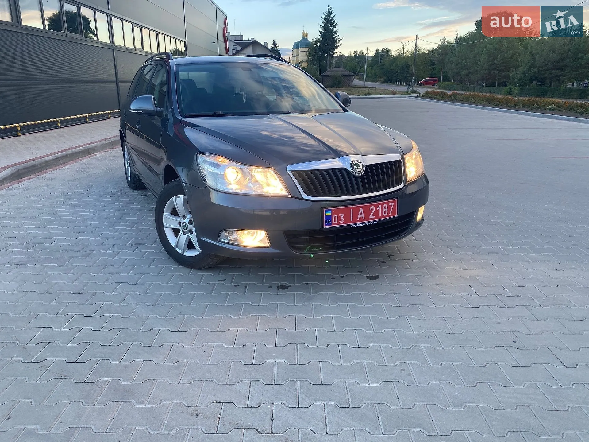 2010 Skoda Octavia - мініатюра 3