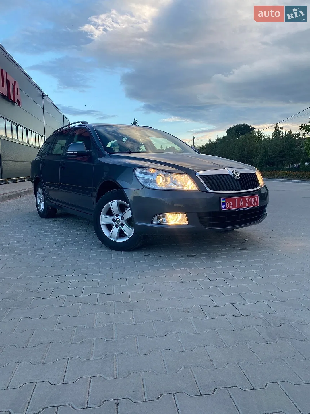 2010 Skoda Octavia - мініатюра 4