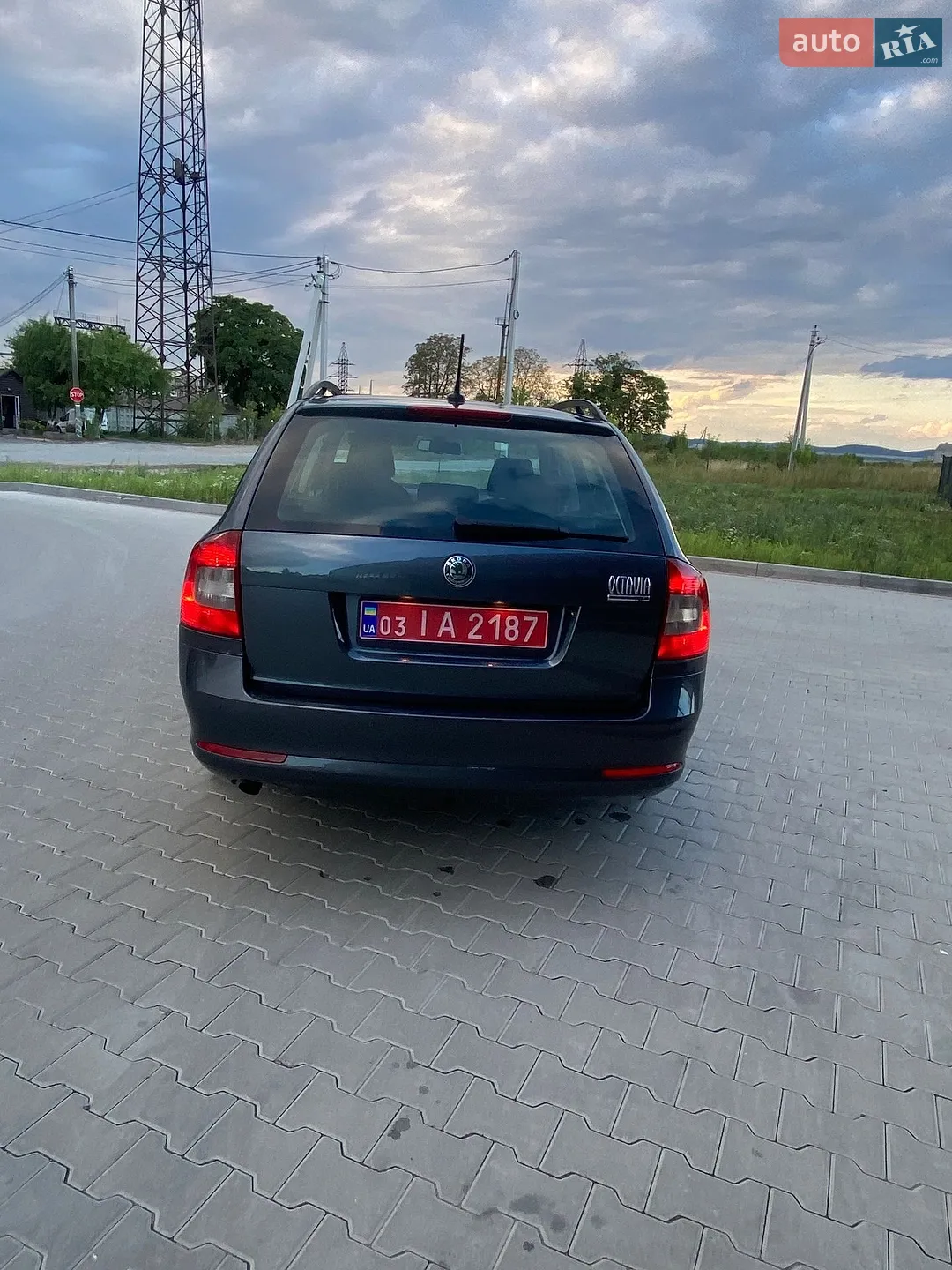 2010 Skoda Octavia - мініатюра 13