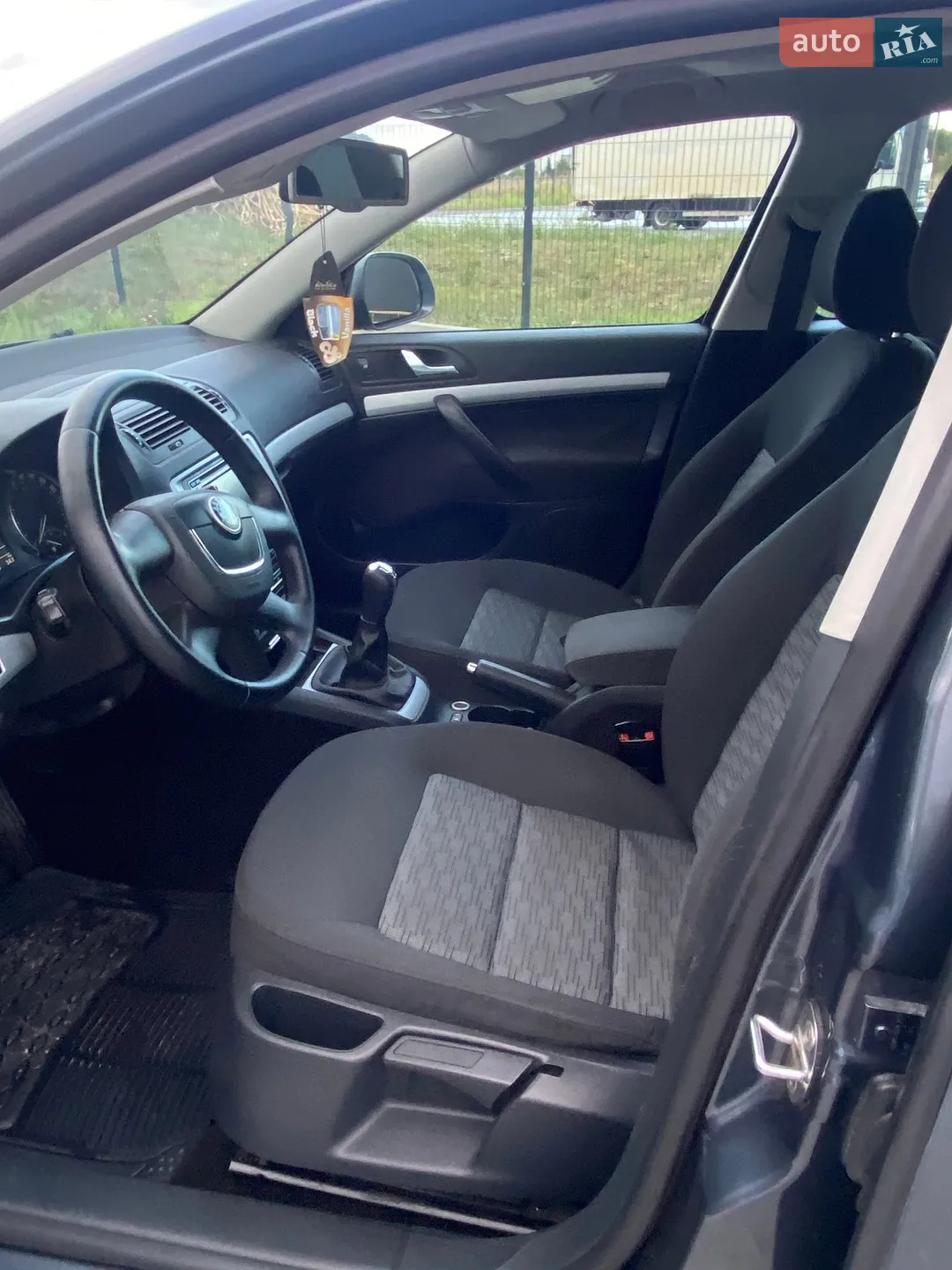 2010 Skoda Octavia - мініатюра 22