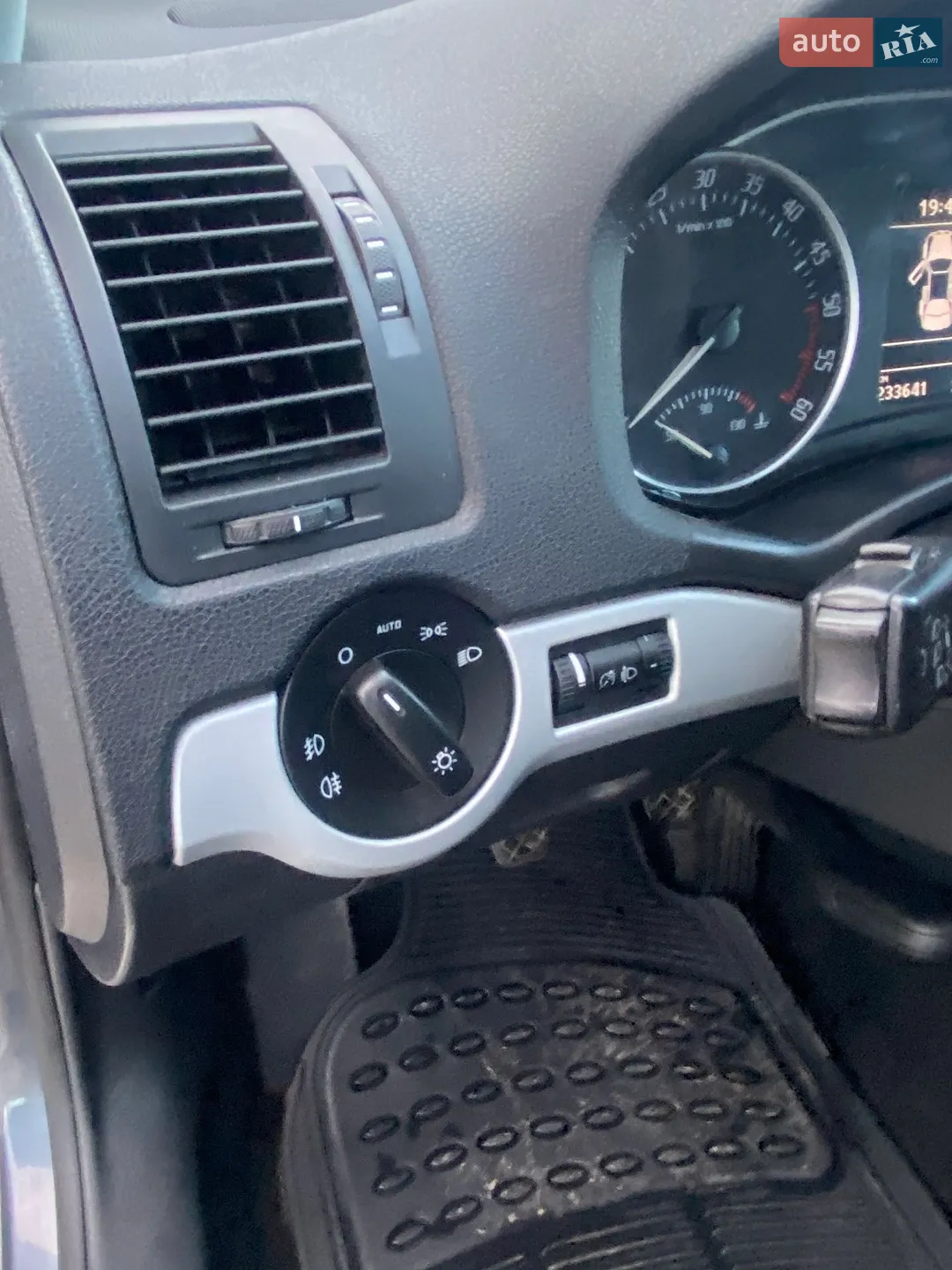 2010 Skoda Octavia - мініатюра 23