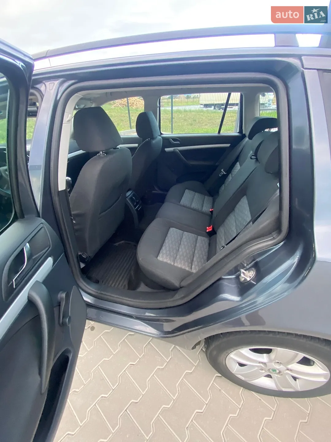 2010 Skoda Octavia - мініатюра 29
