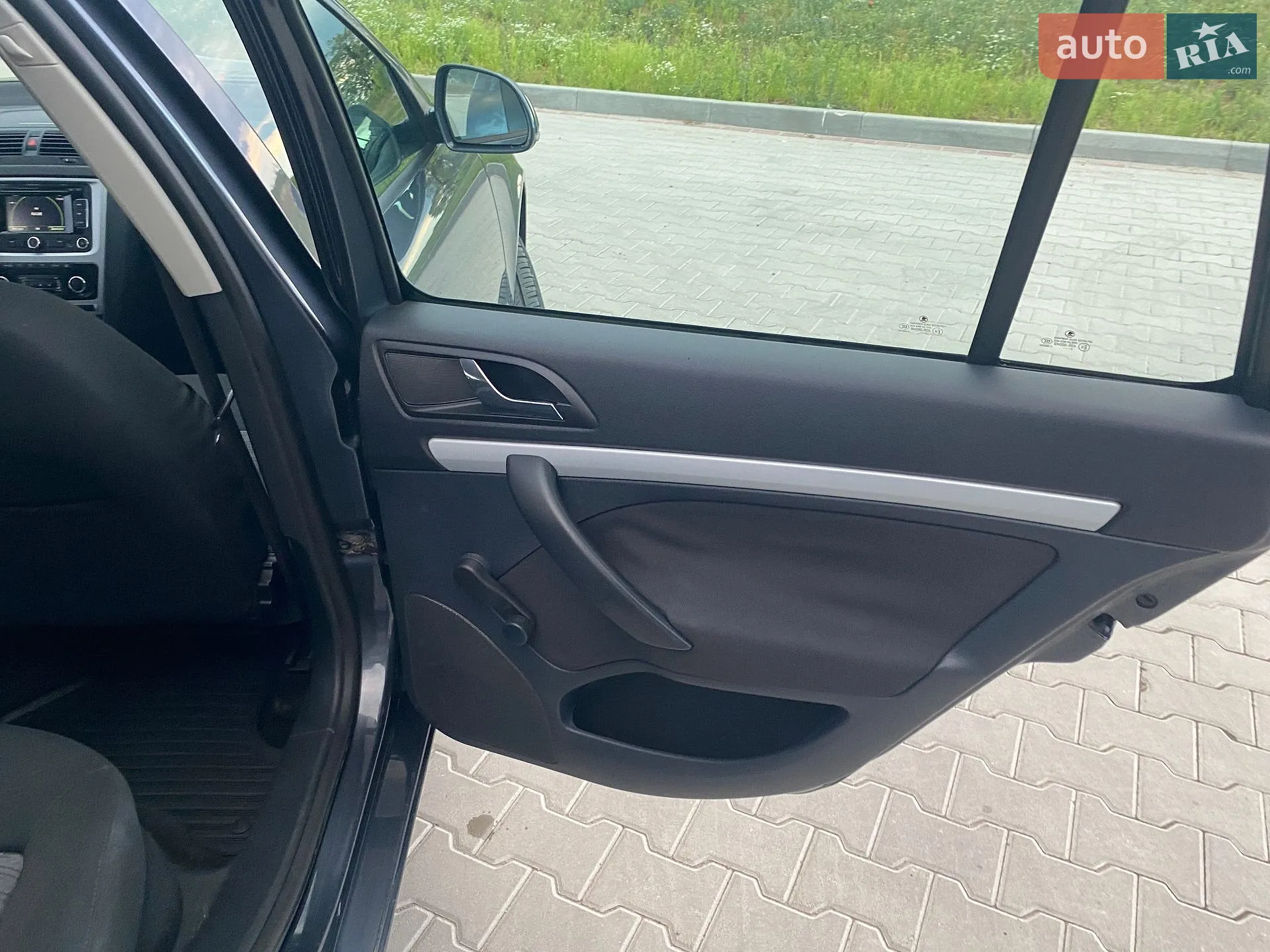 2010 Skoda Octavia - мініатюра 38