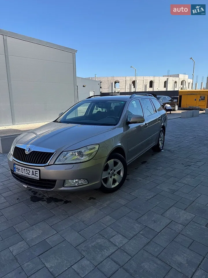 2010 Skoda Octavia - мініатюра 12