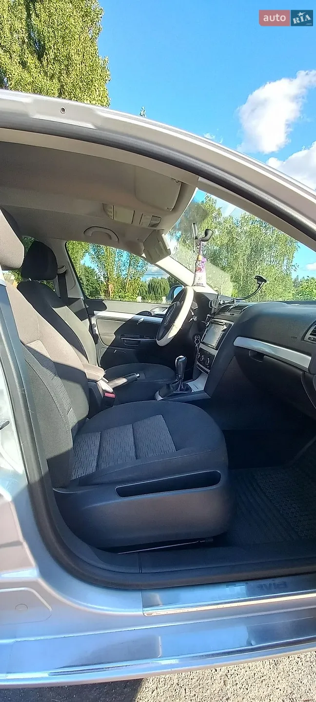 2010 Skoda Octavia - мініатюра 18