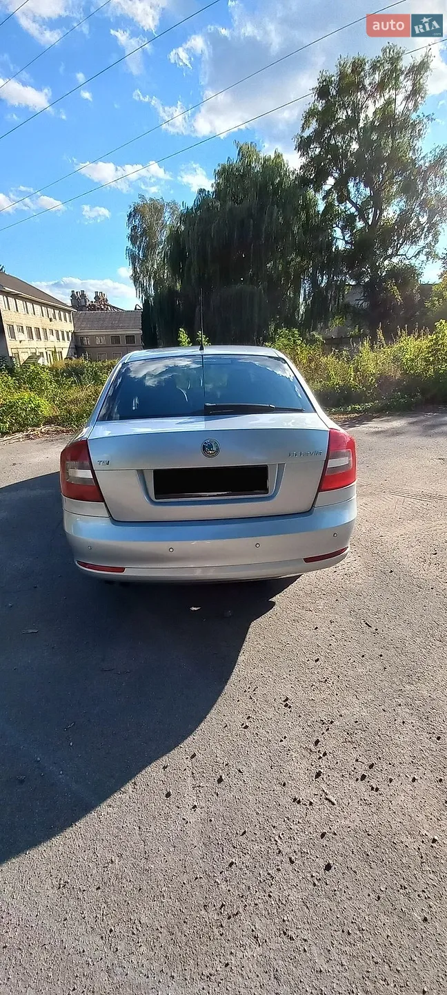 2010 Skoda Octavia - мініатюра 5