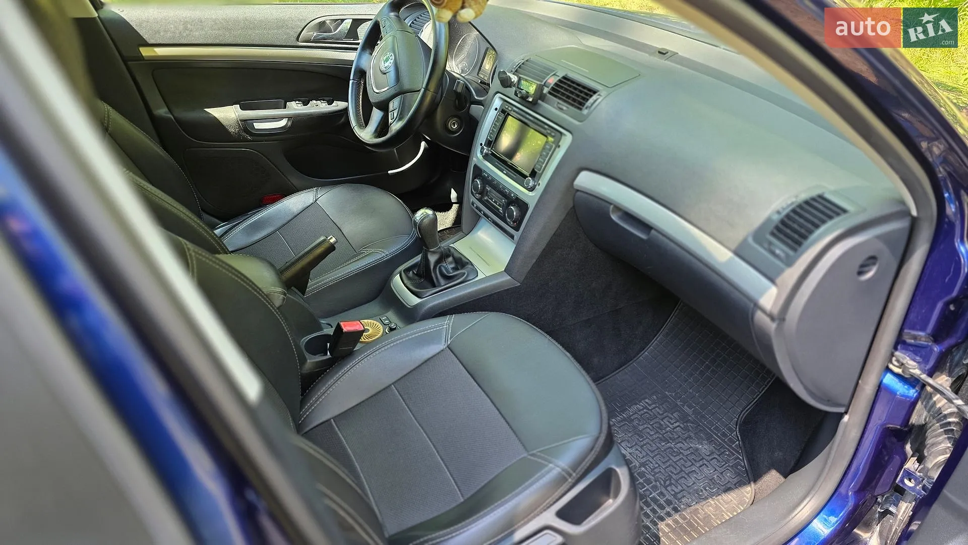 2010 Skoda Octavia - мініатюра 8