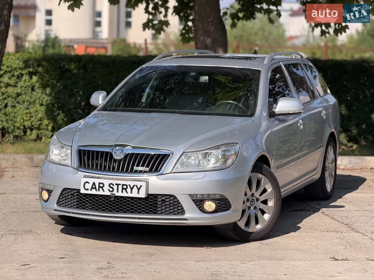 2010 Skoda Octavia - мініатюра 2