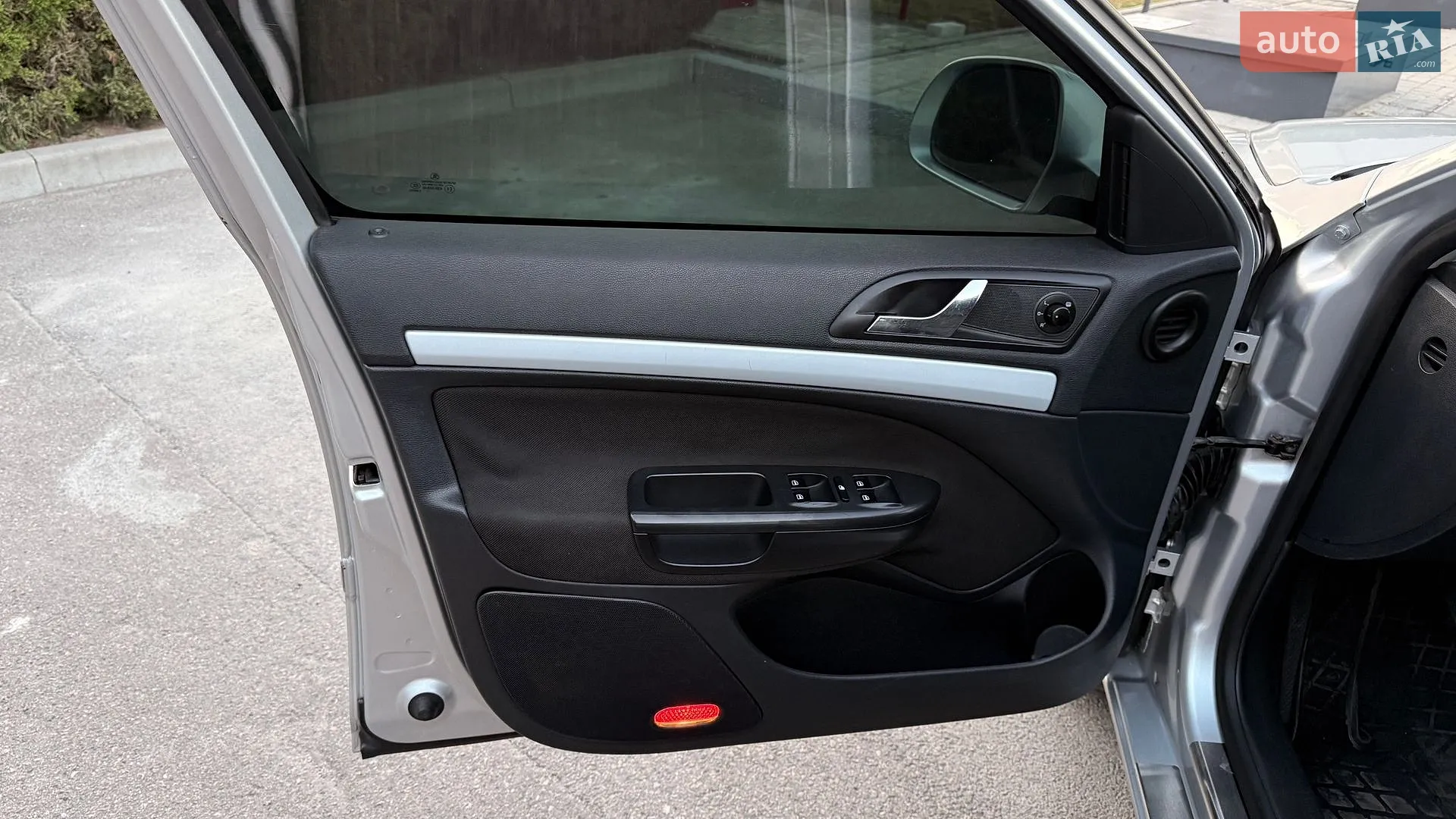 2011 Skoda Octavia - мініатюра 10