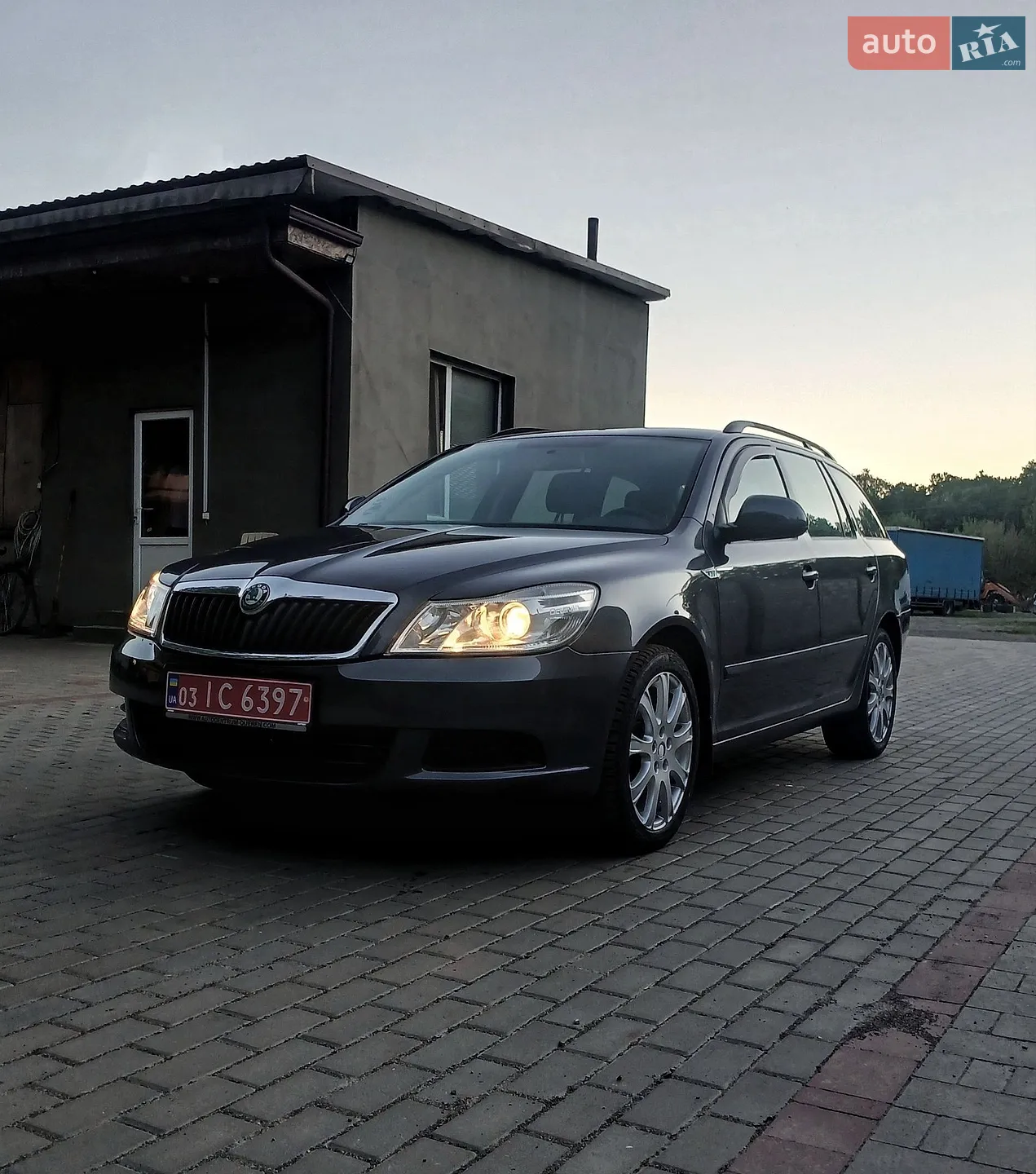 2010 Skoda Octavia - мініатюра 3