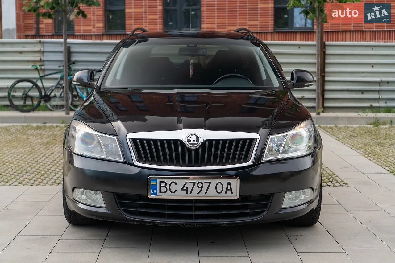 2010 Skoda Octavia - мініатюра 2