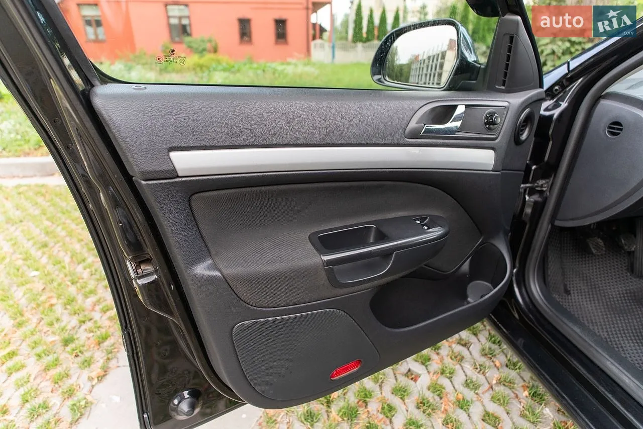 2010 Skoda Octavia - мініатюра 8