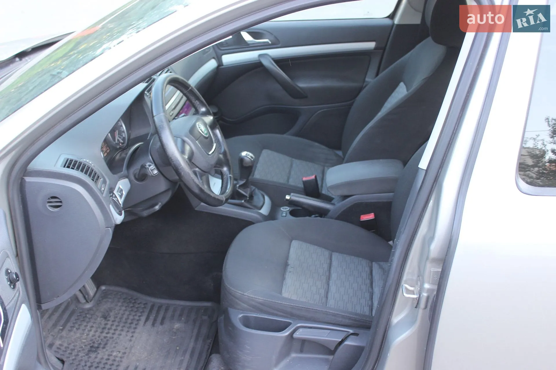 2010 Skoda Octavia - мініатюра 13
