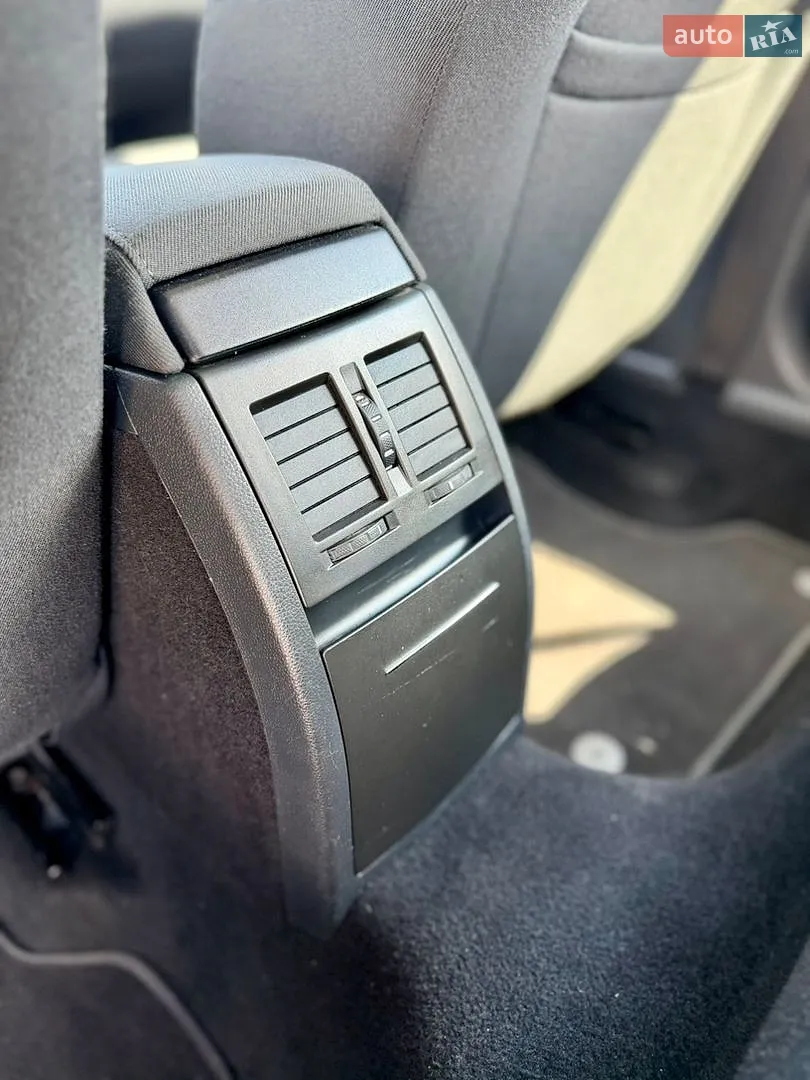 2011 Skoda Octavia - мініатюра 38