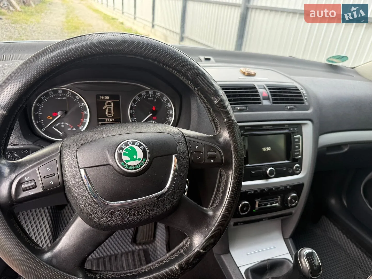 2011 Skoda Octavia - мініатюра 13