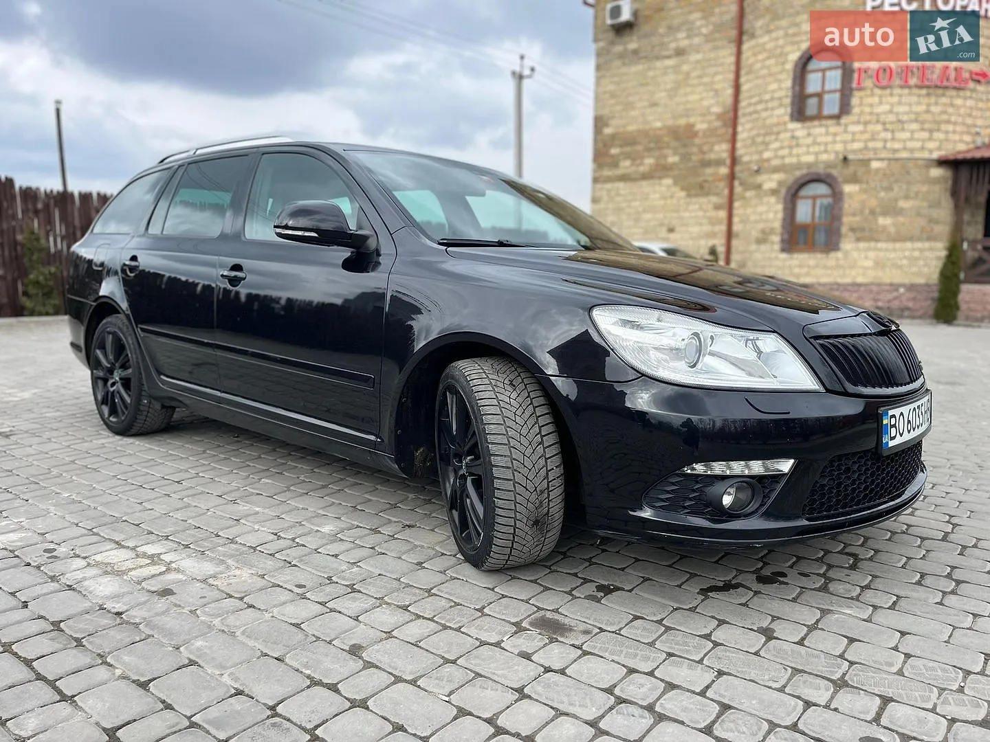 2010 Skoda Octavia - мініатюра 2