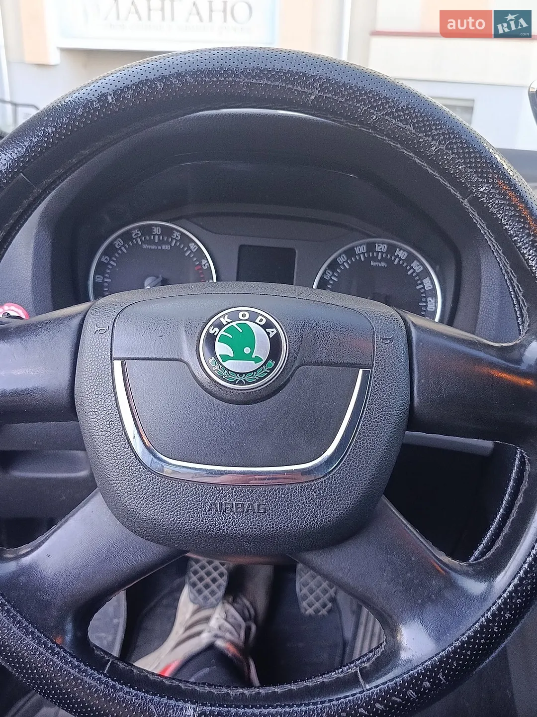 2010 Skoda Octavia - мініатюра 14