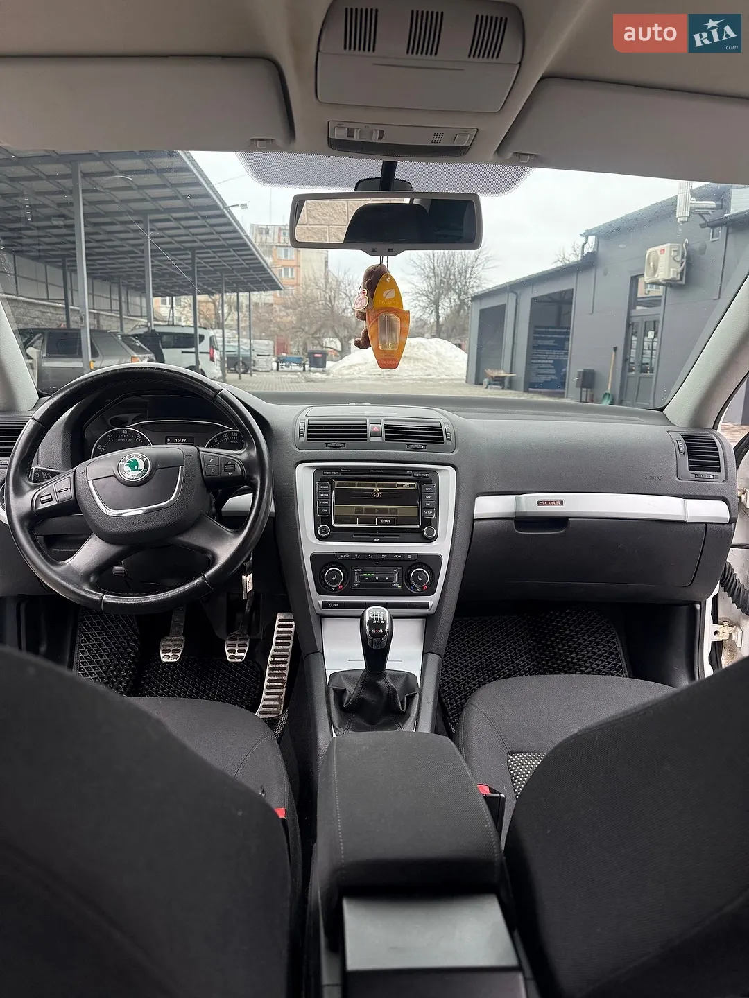 2010 Skoda Octavia - мініатюра 11