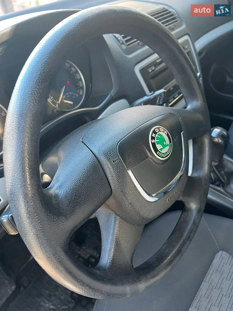 2010 Skoda Octavia - мініатюра 21