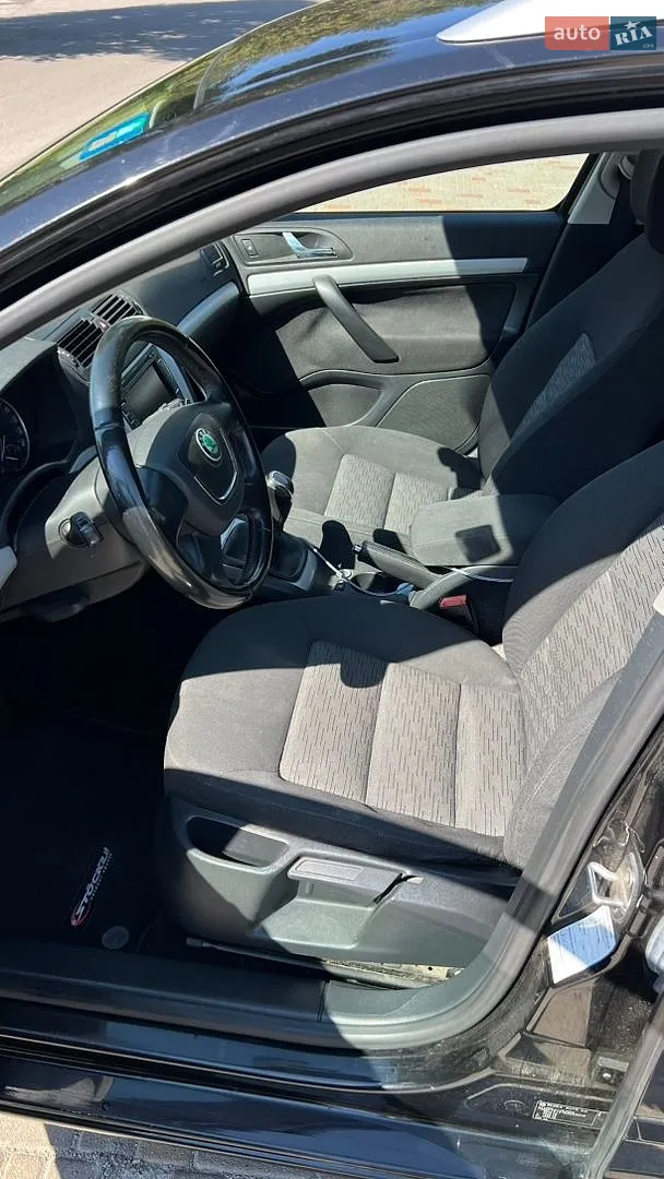 2010 Skoda Octavia - мініатюра 9