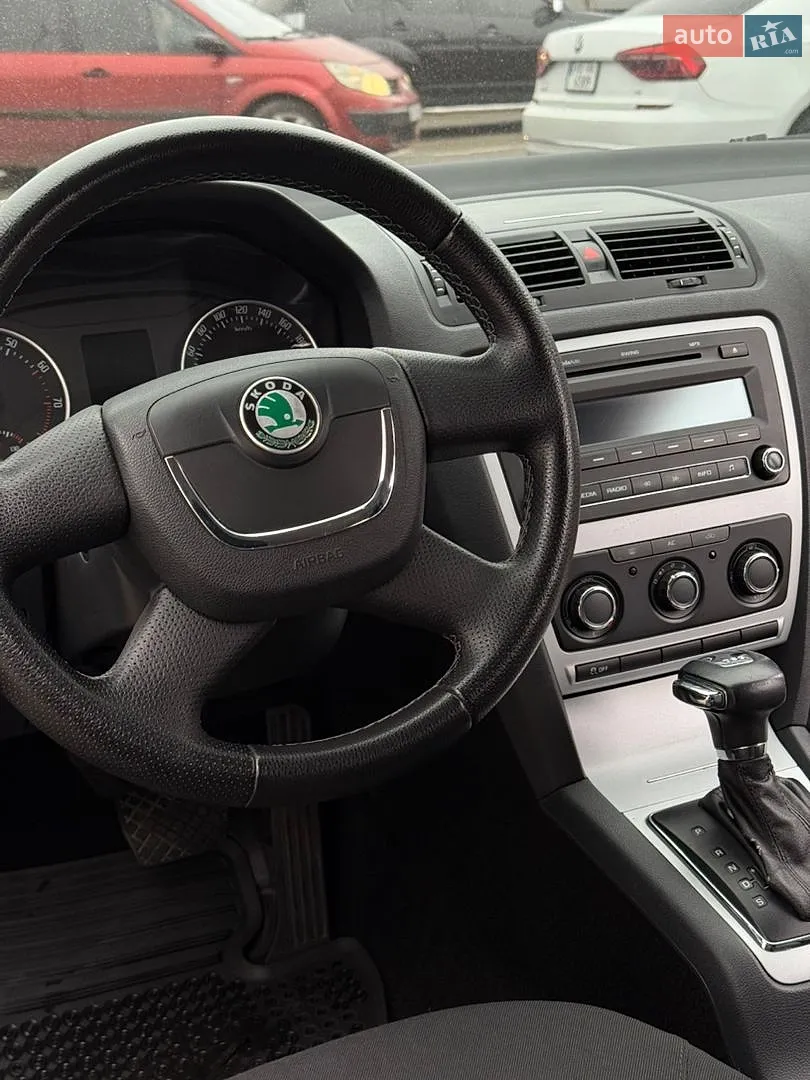 2010 Skoda Octavia - мініатюра 6