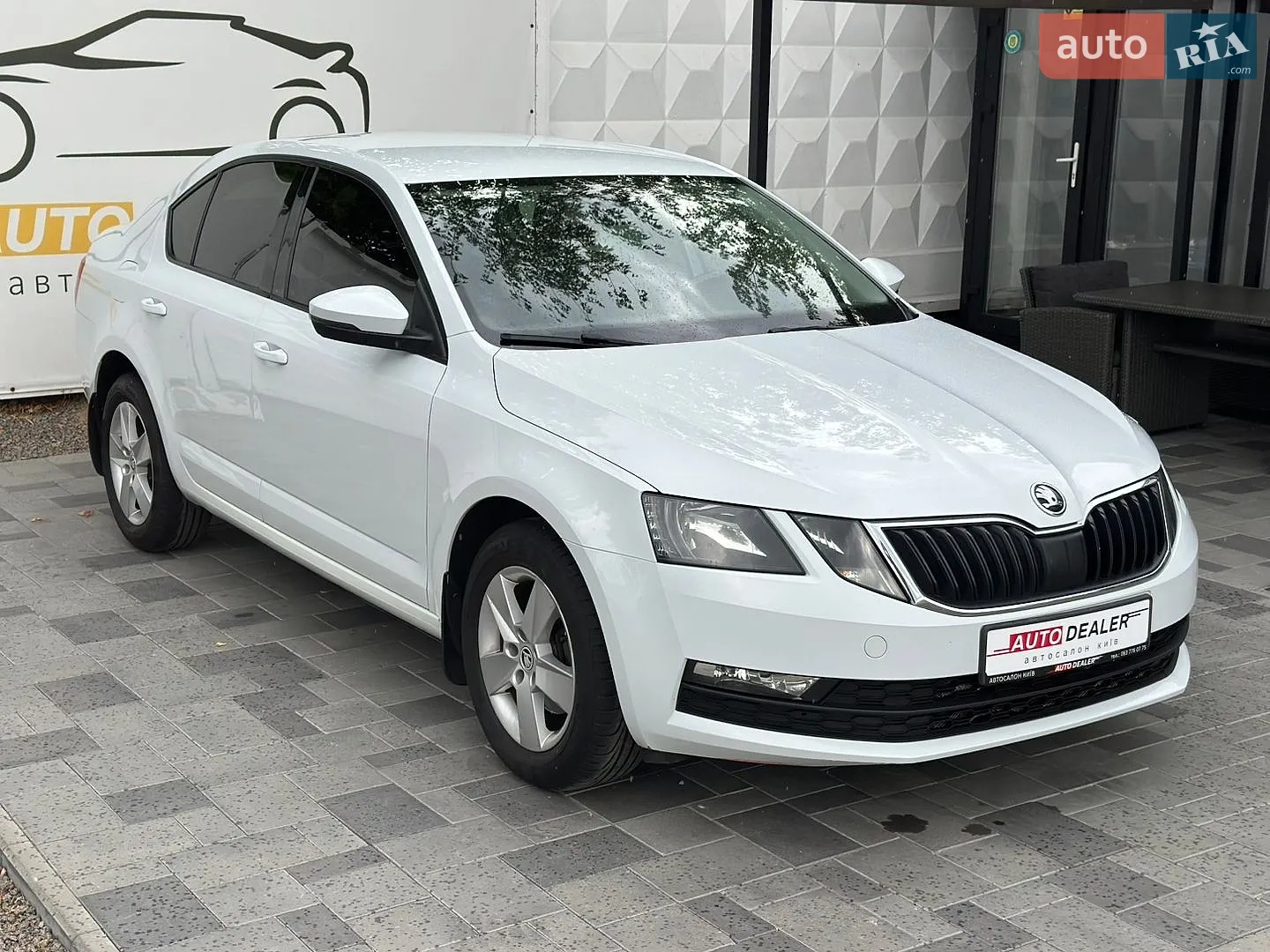 2017 Skoda Octavia - мініатюра 2