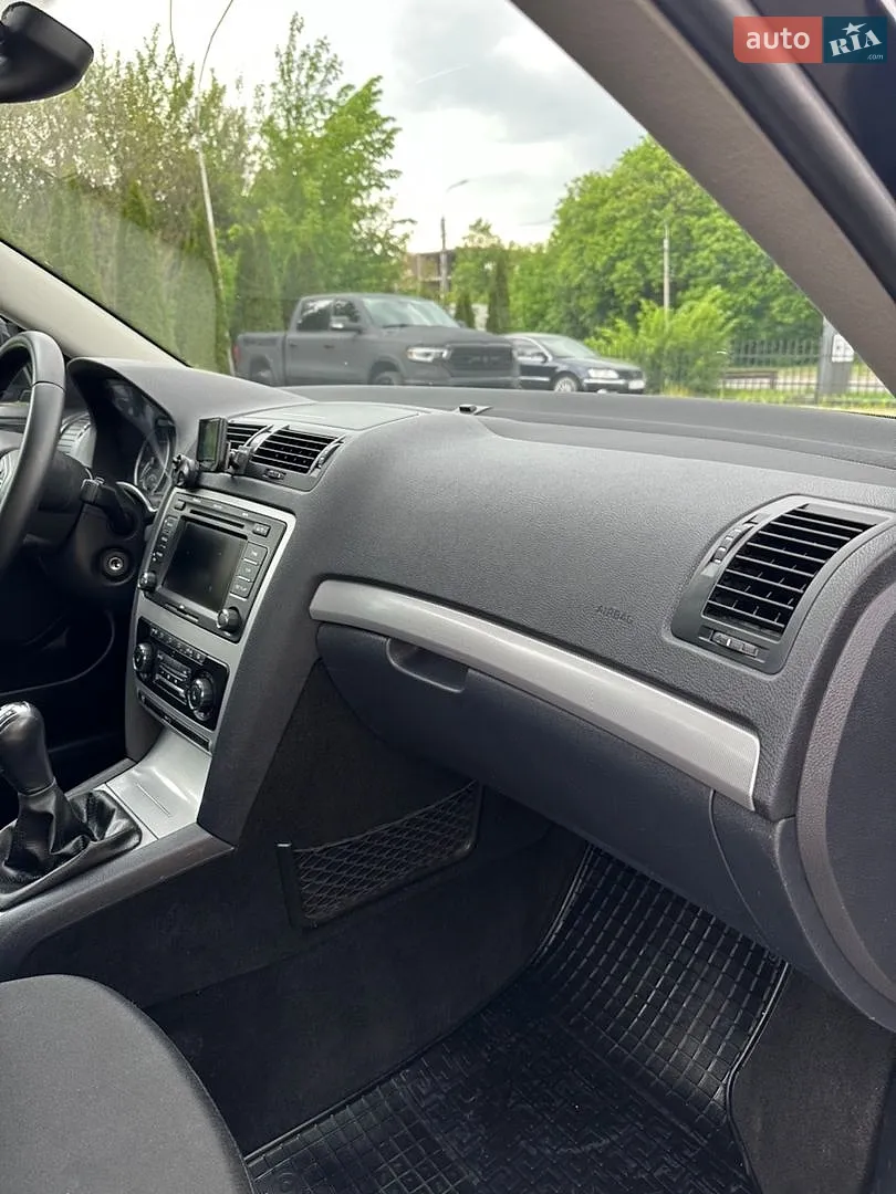2010 Skoda Octavia - мініатюра 16