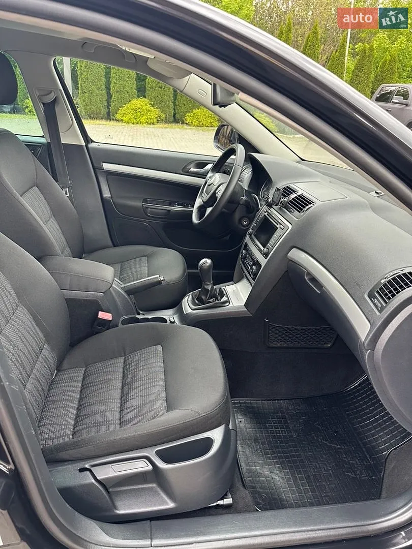 2010 Skoda Octavia - мініатюра 22