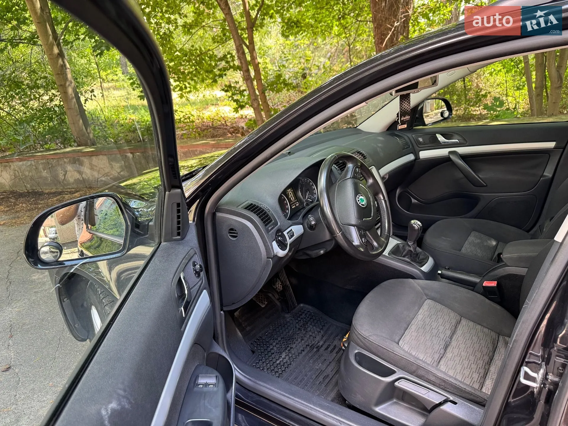 2010 Skoda Octavia - мініатюра 13